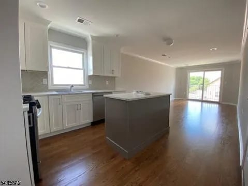 66 Delaware St Property Photo 1