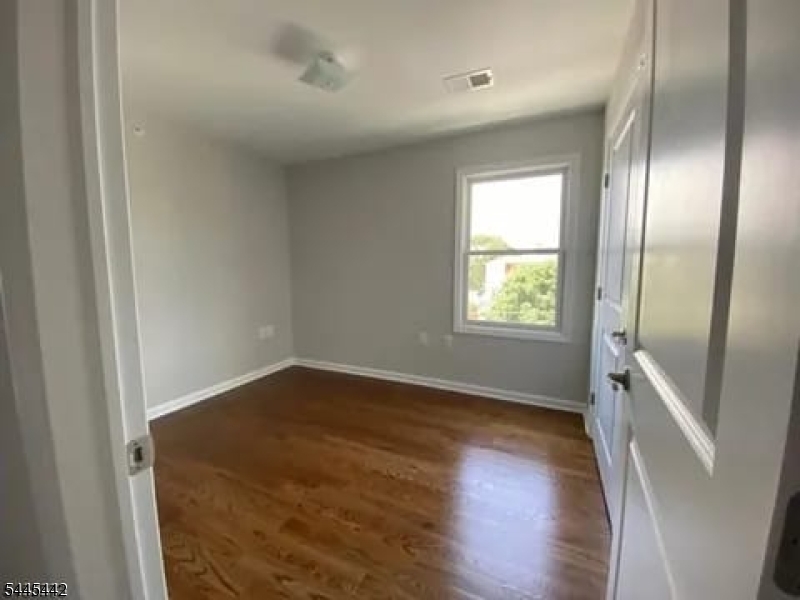 66 Delaware St Property Photo 6