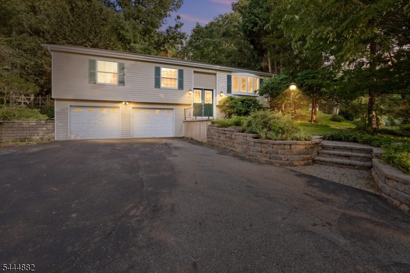 149 Philhower Ave Property Photo 1