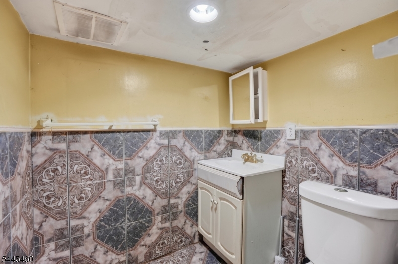 2761 Spruce St Property Photo 15