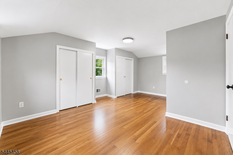 18 Farmingdale Ave Property Photo 5