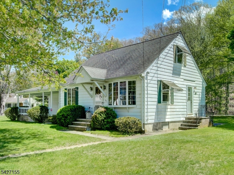 24 George St Property Photo 2