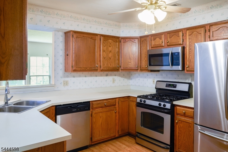 53 Castleton Rd Property Photo 7
