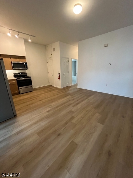 403 S Main St - Unit 302 302 Property Photo 4