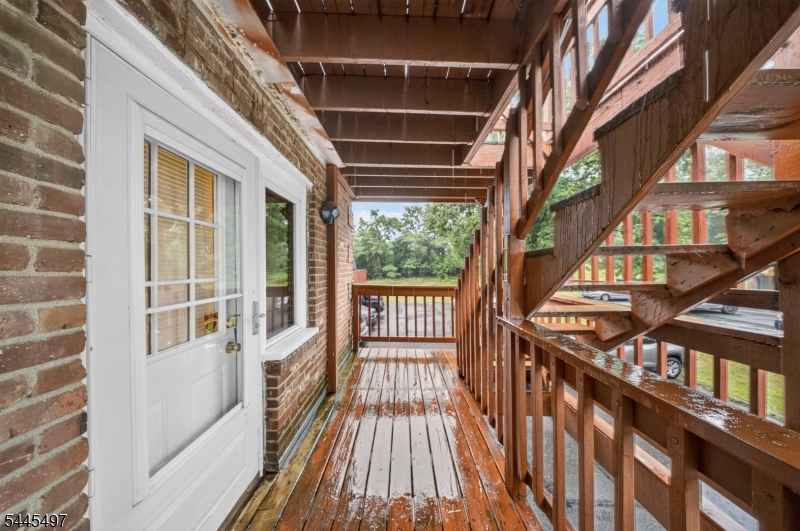5 Stanford Dr Property Photo 8