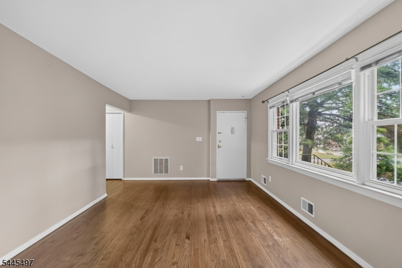 5 Stanford Dr Property Photo 14