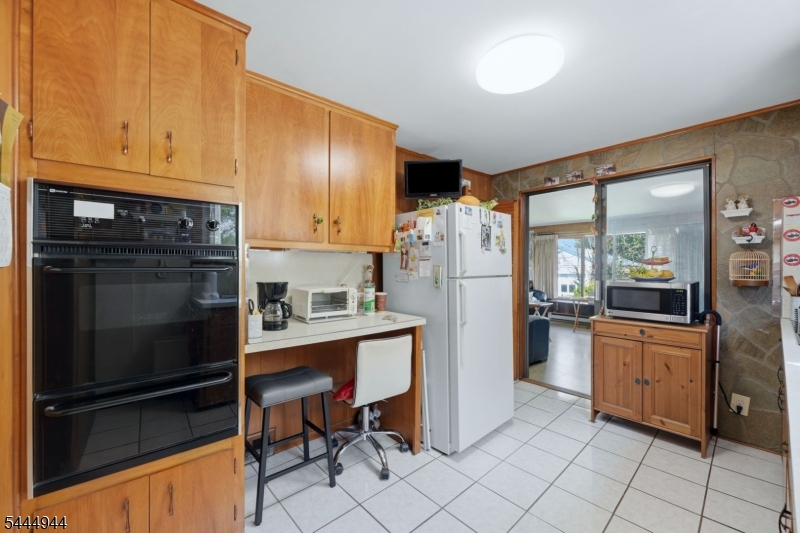 40 Dupont Street Property Photo 6