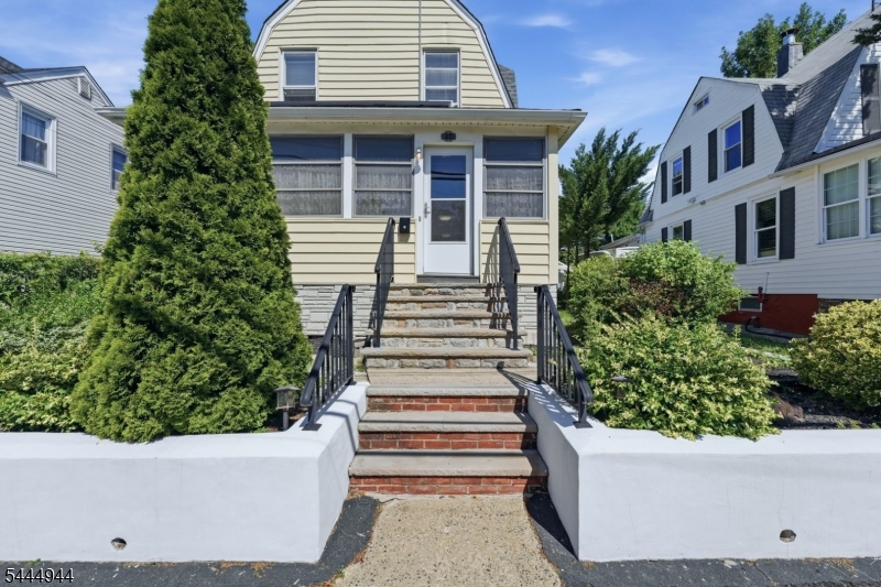 40 Dupont Street Property Photo 13