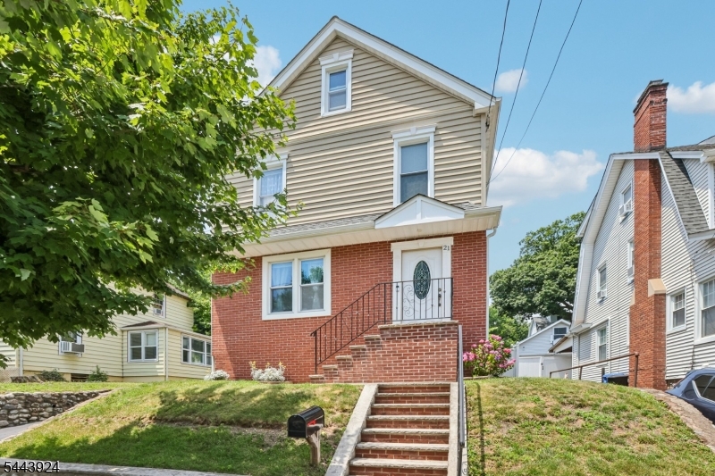 21 Birch St Property Photo 2