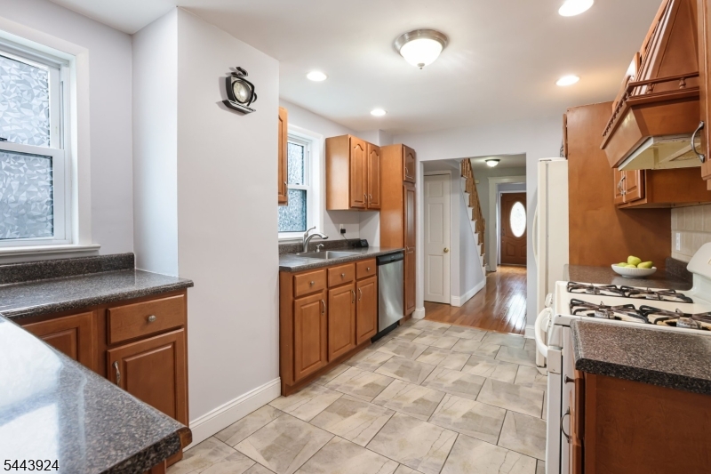 21 Birch St Property Photo 14