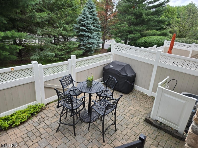 58 Patriot Hill Dr Property Photo 4