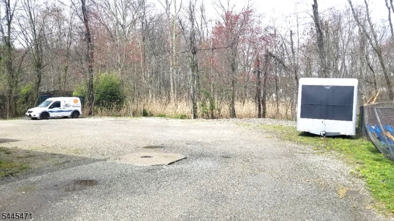 239 Us Highway 46 Property Photo 8