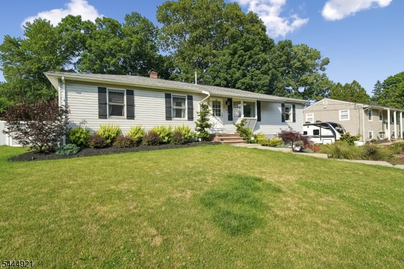 22 Summit Rd Property Photo 3