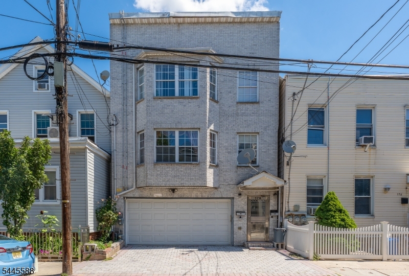 178 South St Property Photo 2
