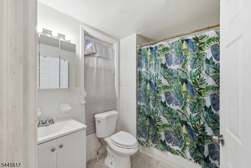 191 21st St Property Photo 23
