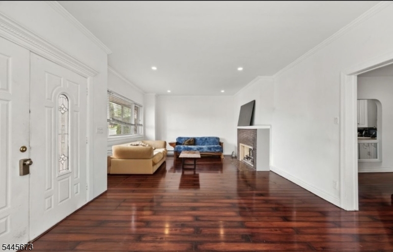 334 Brook Ave Property Photo 1