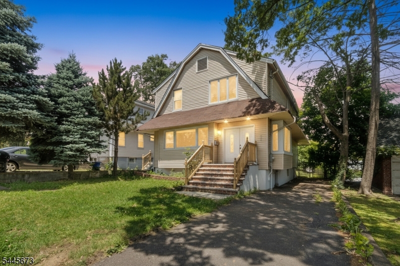 334 Brook Ave Property Photo 31