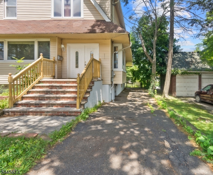 334 Brook Ave Property Photo 32