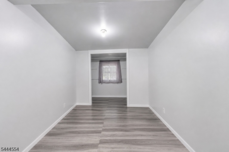 720 Mary St Property Photo 8
