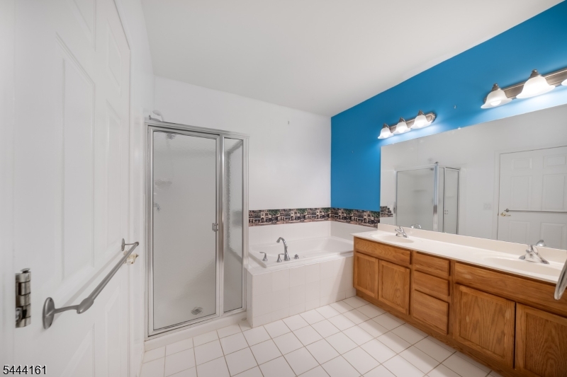 3108 Cedar Village Blvd 108 Property Photo 9