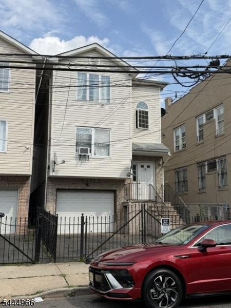 480 S 17th St Property Photo 17