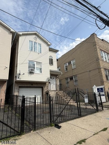 480 S 17th St Property Photo 18