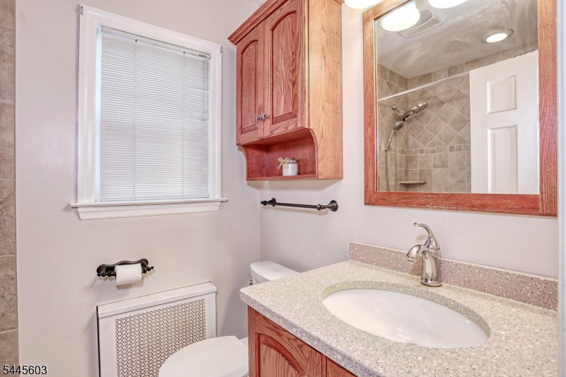 41 Martin Ave Property Photo 17