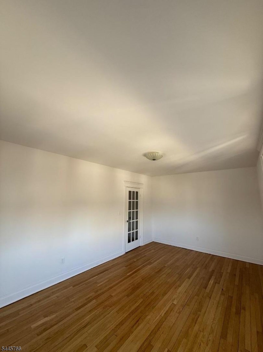 214 Lawton Ave 14 Property Photo 3