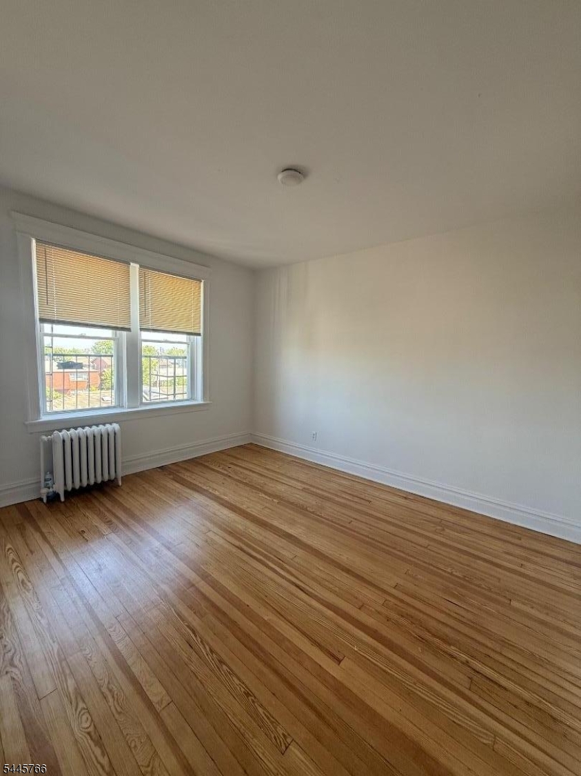 214 Lawton Ave 14 Property Photo 4