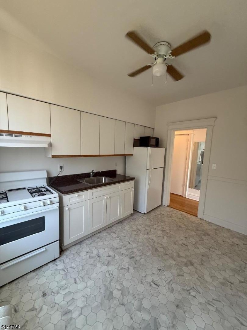 214 Lawton Ave 14 Property Photo 6