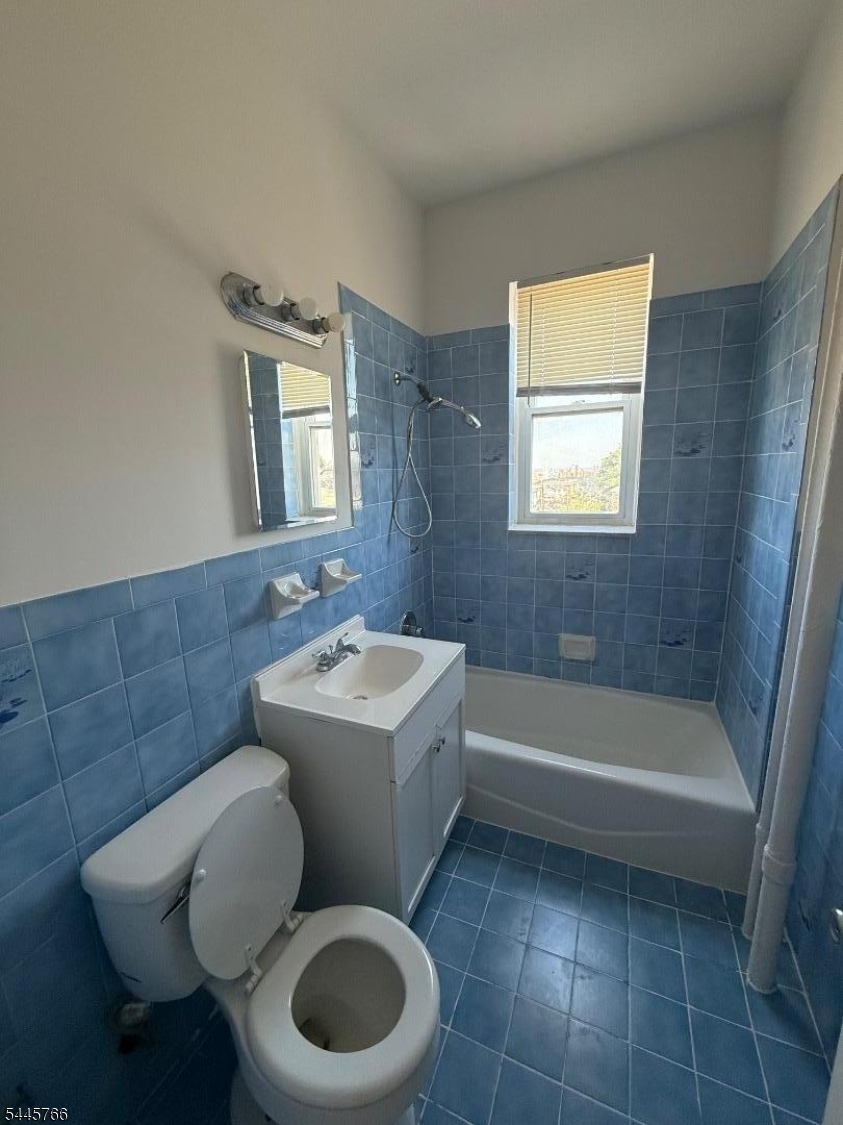 214 Lawton Ave 14 Property Photo 7