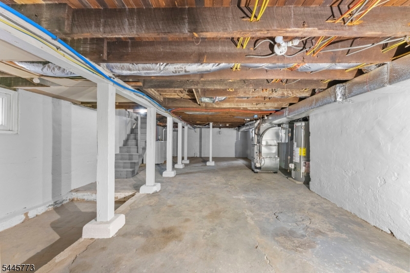 579 Newark Ave Property Photo 19