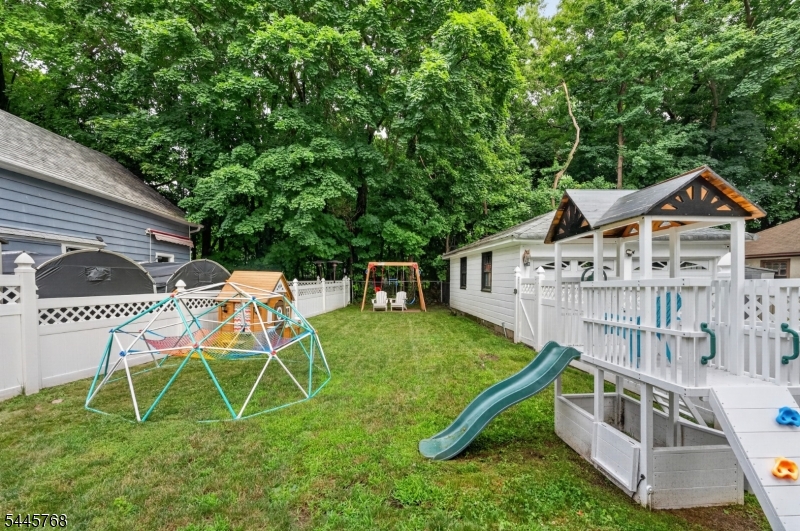 453 S Maple Ave Property Photo 46