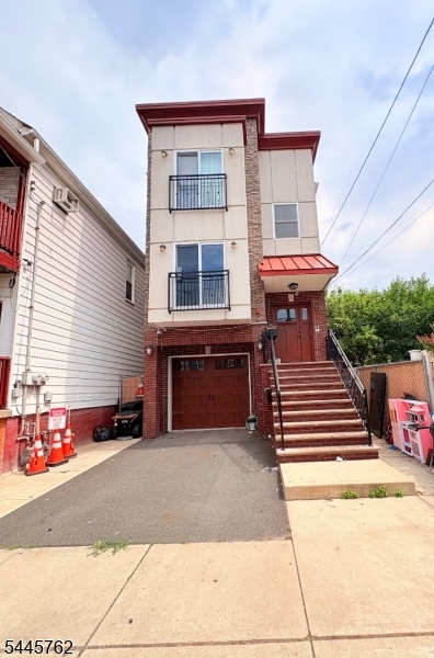 314 Center St 1 Property Photo 1