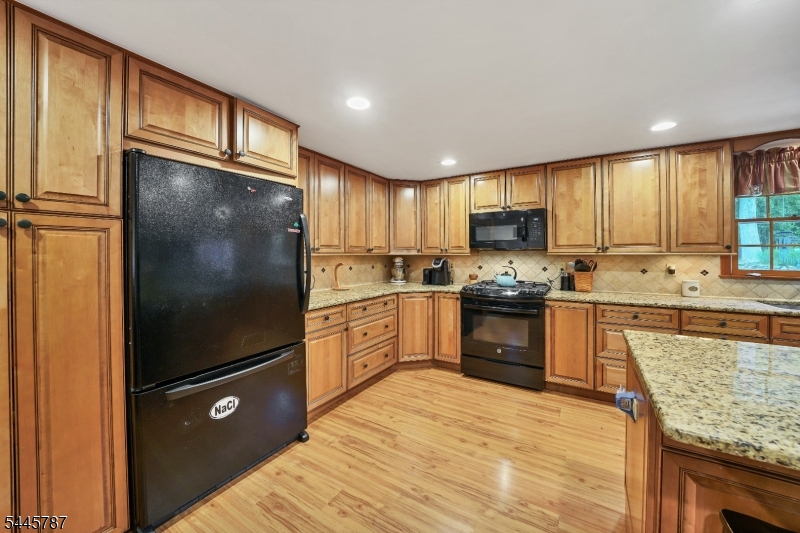 30 Dogwood Dr Property Photo 10