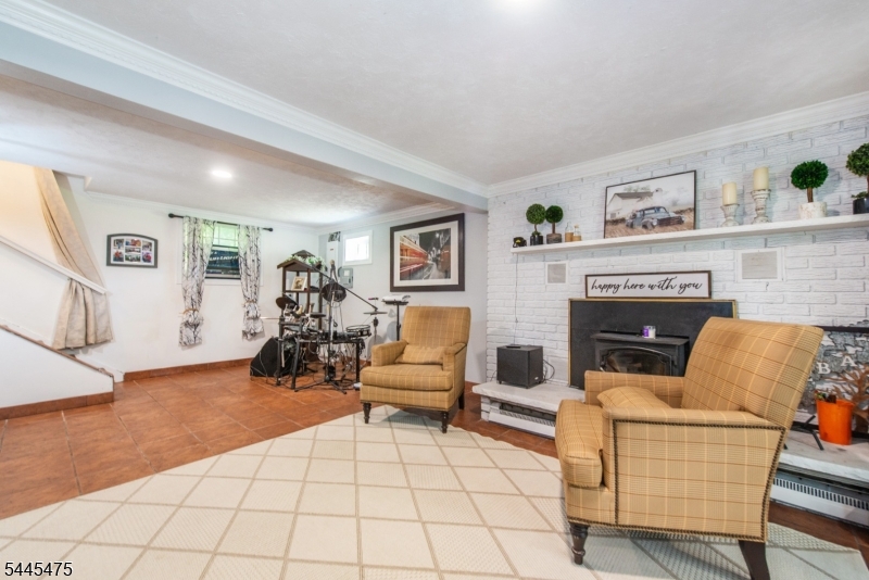 19 Little Rd Property Photo 16