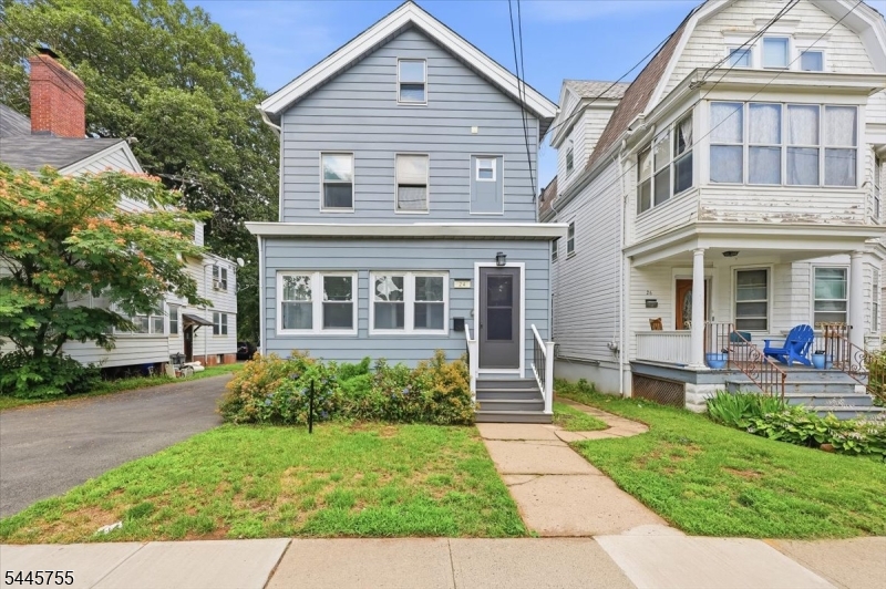 24 Kingsley St Property Photo 1