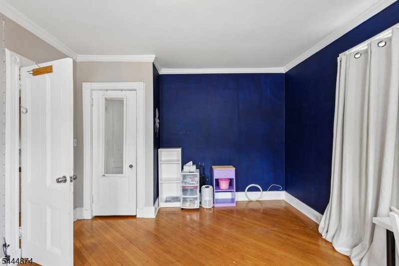 711 Degraw Ave Property Photo 13