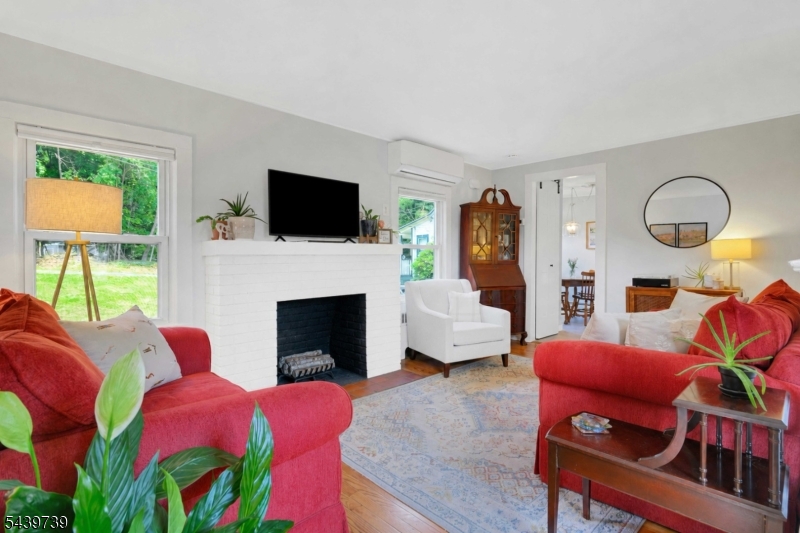 4 Lakeview Ave Property Photo 6
