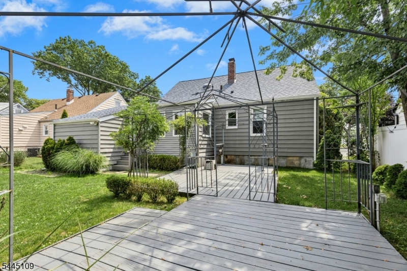1815 N Stiles St Property Photo 6
