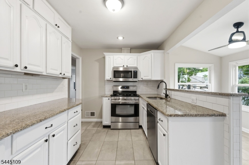 1815 N Stiles St Property Photo 14