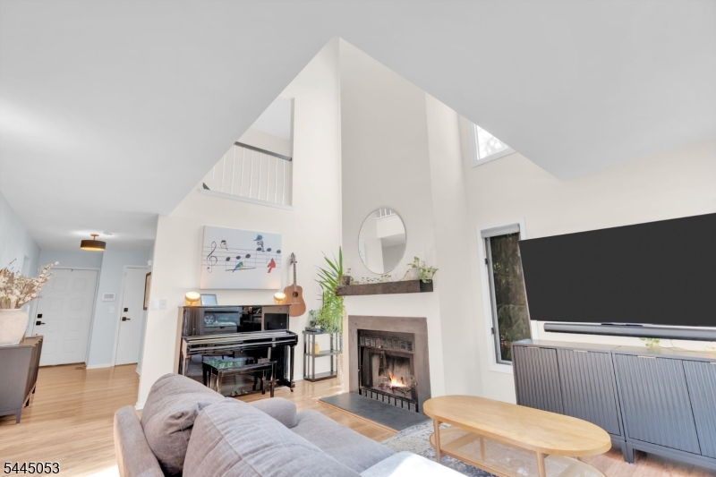 66 Bond St Property Photo 7