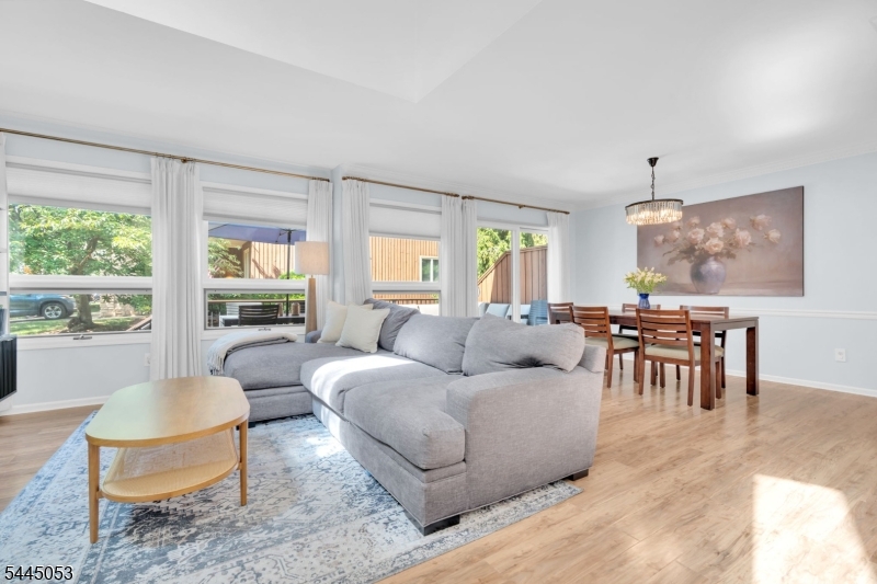 66 Bond St Property Photo 10