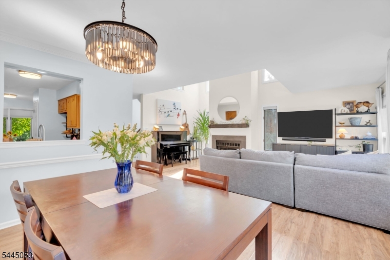 66 Bond St Property Photo 11