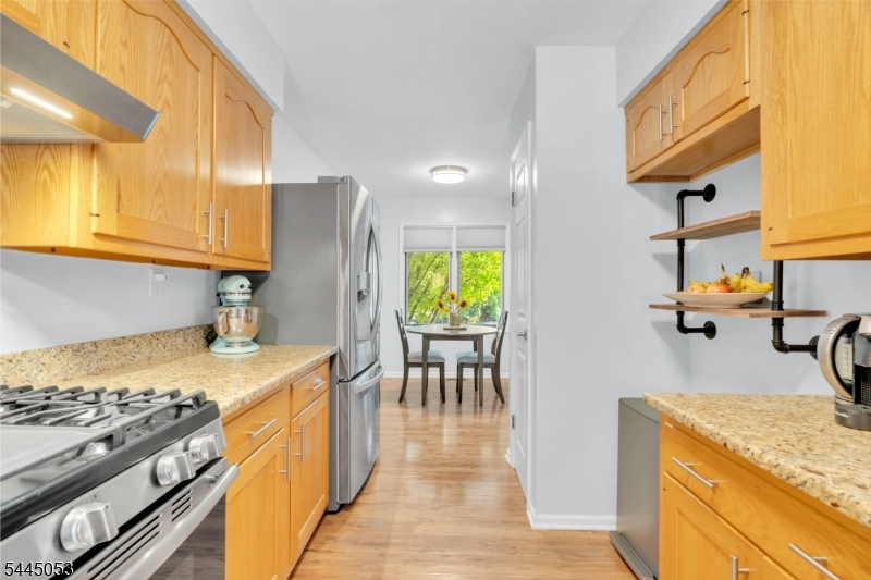 66 Bond St Property Photo 15