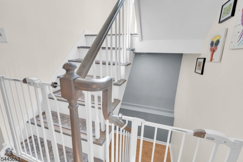 66 Bond St Property Photo 22