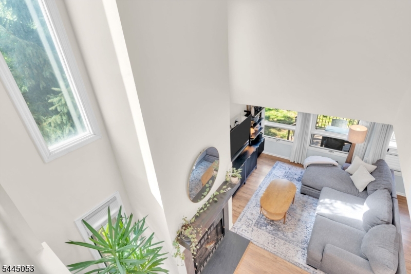 66 Bond St Property Photo 23