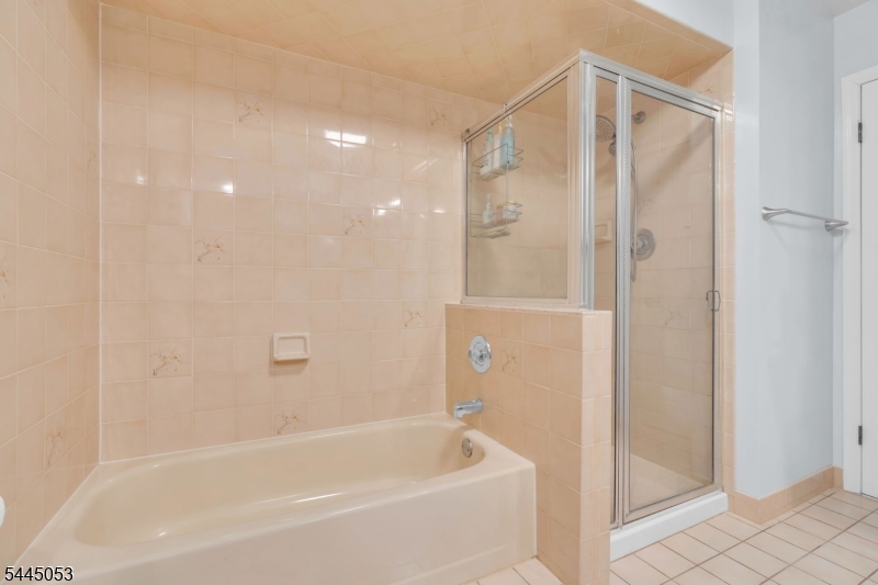 66 Bond St Property Photo 36