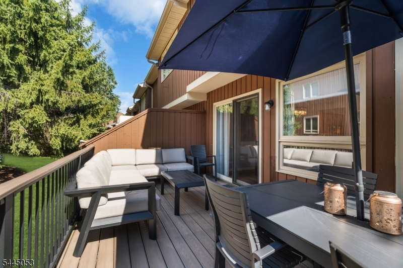 66 Bond St Property Photo 45