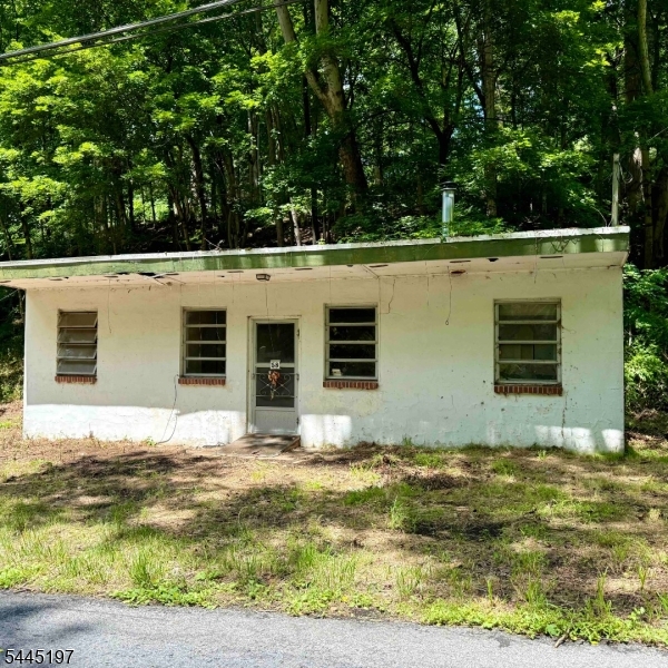58 Hollow Rd Property Photo 1